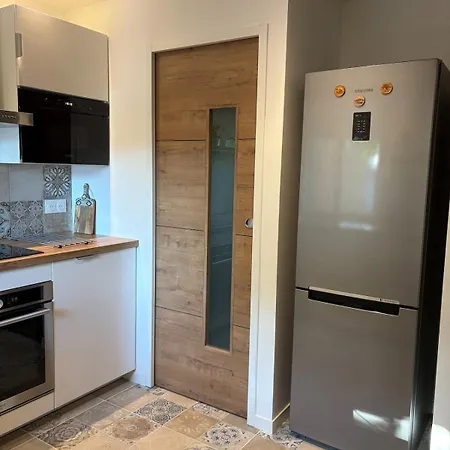 Holiday home Cosy 1km From *