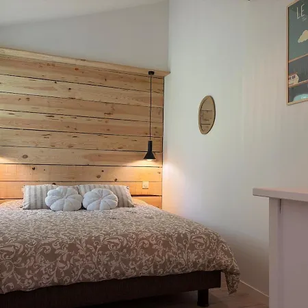 Cosy 1km From