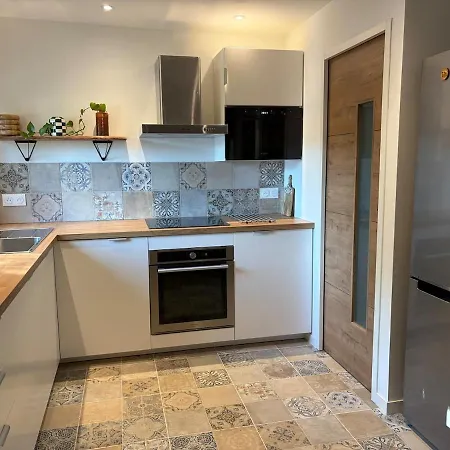 Cosy 1km From Holiday home