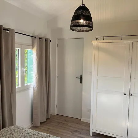 Cosy 1km From *