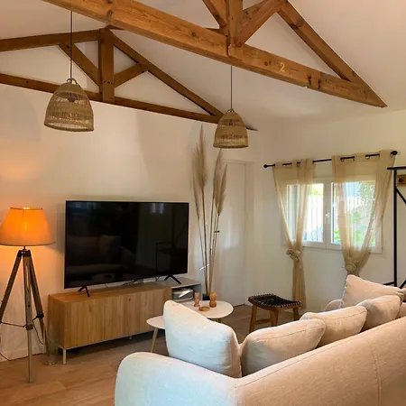 בית נופש Cosy 1km From גוז'אן-מסטרה
