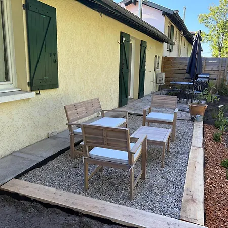 Cosy 1km From