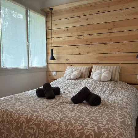 Cosy 1km From *